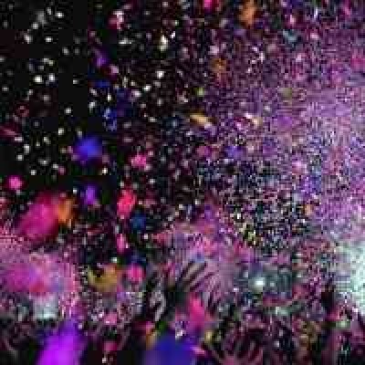 COLDPLAY HUDBA PRI SVIEČKACH